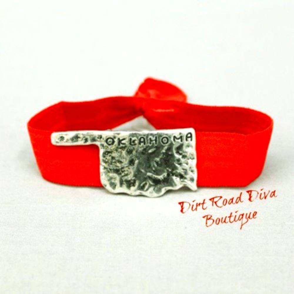 Hammered Oklahoma State Stretch Bracelet in Red